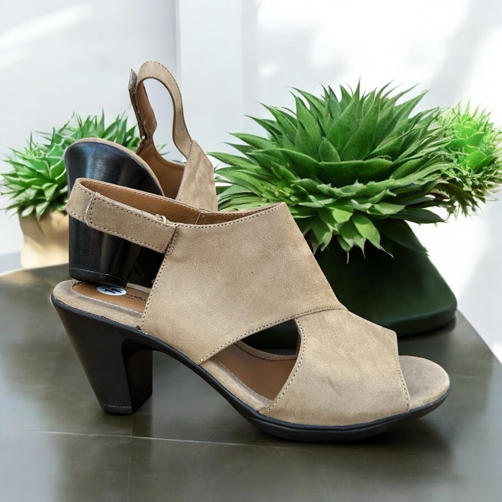 Cloudwalkers by Avenue Millie Sandals Tan with heel women's size 11 Wide